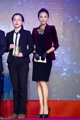 组图：刘涛出席活动 优雅大方气质出众