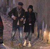 组图：阿什顿-库彻与米拉-库尼斯上演“爱在罗马”