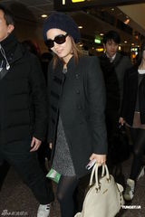 组图：Wonder Girls赴台录节目 素颜现身墨镜遮面