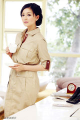 组图：戴娇倩春意写真 恬静笑容暖意十足