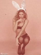 组图：超模杜晨-科洛斯兔女郎旧照性感妩媚