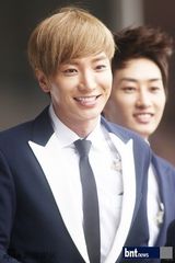 组图：SM巡演SJ少时等火辣劲爆 现场玩变装