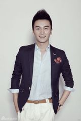 组图：陈晓【演员】杂志大片曝光 告别重口味迎来小清新