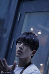 组图：陈翔第二主打《藏》MV花絮照公开