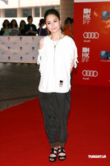 幻灯图：阿娇“艳照”后首做女主角 与陈伟霆鸳鸯浴戏