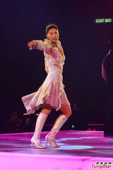 组图：叶倩文一家三口合唱 林青霞素颜到场欣赏