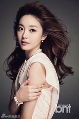 组图：韩星全素敏时尚写真 百搭裙装秀优雅风情