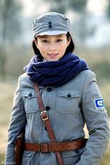 组图：《向着炮火前进》首曝吴奇隆甘婷婷定妆照