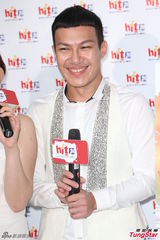 组图：苏打绿团员互爆料 当场调侃男记者