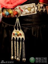 高清图：花儿西宁唱区秀民族盛装 用心良苦细节取胜