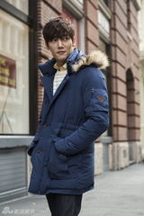 组图：韩星崔振赫携外模拍写真变身冬季暖男