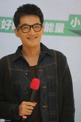 组图：《生活启示录》探班 胡歌闫妮欢乐大小配