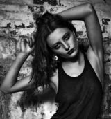 幻灯图集：超模努特-西雅牛仔裤写真