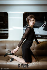 高清组图：韩星车艺莲游艇写真 展贵气妖艳魅力