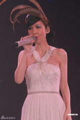 组图：周慧敏红馆个唱落幕 嘉宾阵容强大 