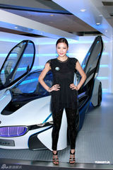 高清组图：乐基儿喜欢驾车之乐 不与黎明一起做运动 