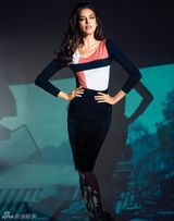 组图：俄罗斯超模伊莉娜-莎伊克性感内衣秀