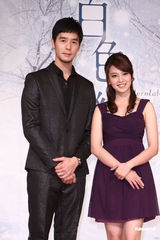 组图：凤小岳喜欢北海道雪景 谢欣颖首次升格女主角