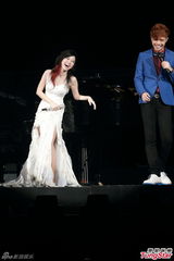 组图：邓紫棋曝林宥嘉支持个唱 害羞不谈