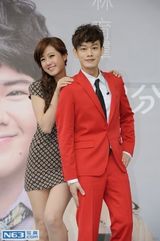 组图：小胖林育群联手刘伟德办签唱会互飚新歌