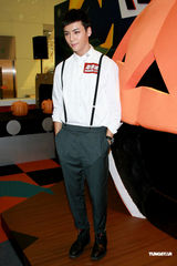 组图：陈伟霆回应劈腿传闻 目前不会改变纹身