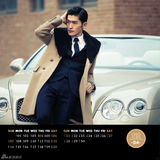 组图：张翰2013台历写真展贵族气质