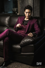 高清组图：朱元时尚写真曝光 黑色皮衣酷感十足