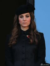 凯特王妃玫红胸针别致 寒风中撩发优雅风情(图)