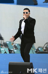 组图：鸟叔JYJ等亮相韩国新总统就职典礼