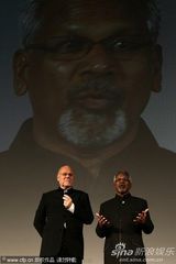 印度导演曼尼荣膺优秀电影制作人 马克-穆勒颁奖