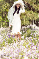 组图：景甜演绎婚纱礼服大片 谈心中浪漫婚礼