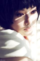 高清图：袁莉全新演绎妩媚熟女 尽显性感女人味道