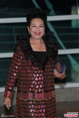 组图：汪圆圆婚礼甜蜜长吻 吴君如李嘉欣等到场