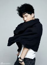 组图：井柏然最新个性写真曝光 诠释另类新时尚