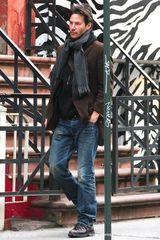 幻灯图集：基努-里维斯街头漫步 休闲装扮随性潇洒