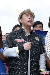 组图：蔡康永顶高温率千人唱反核歌曲