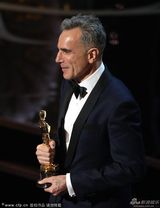 组图：刘易斯凭《林肯》三夺奥斯卡影帝