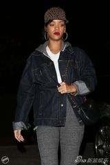 组图：蕾哈娜洛杉矶录音休闲风红唇欲滴