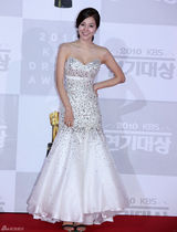 组图：韩国KBS演技大赏颁奖 张赫文根英等出席