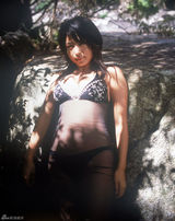 高清组图：川村由纪野外拍写真 性感比基尼出镜