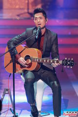 组图：赌王数百万支持太太 何超莲吴克羣献艺