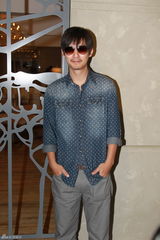 组图：《单身男女2》开拍 杨千嬅仔仔加盟谈情