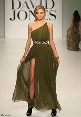 高清组图：奥兰多女友米兰达-可儿走秀 笑容甜美