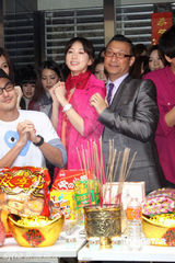 幻灯图：林志玲助阵模特公司开工 泳装环节趣味十足