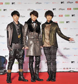 高清组图：MTV超级盛典红地毯 众星美丽“冻”人