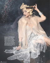 高清组图：韩彩英变童话中王后 奇特妆容神秘复古