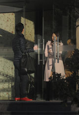 组图：经纪人分身有术：伺候完伊能静伺候秦昊