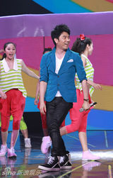 组图：央视争奇斗艳各少数民族选手齐献艺