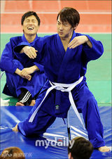 组图：神话六成员参加《神话广播》公开拍摄