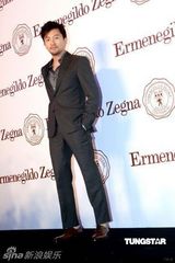 幻灯图：黎明明显发福苏有朋成熟蓄须出席男装活动